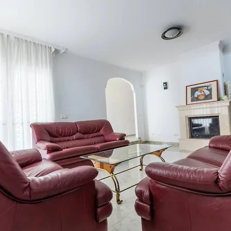 Villa W Private Pool, Bbq And Your Own Pool Table *