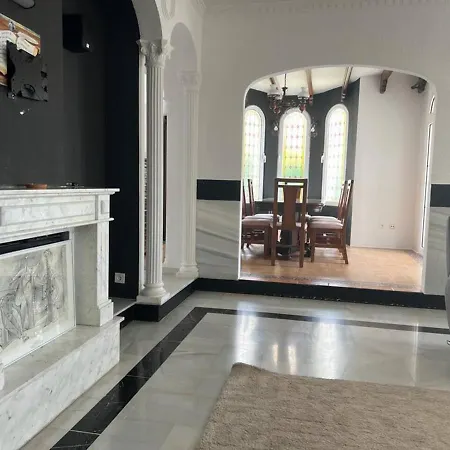 W Private Pool, Bbq And Your Own Pool Table *