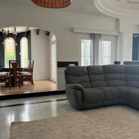 W Private Pool, Bbq And Your Own Pool Table Villa *