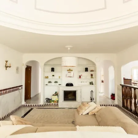 W Private Pool, Bbq And Your Own Pool Table Villa *